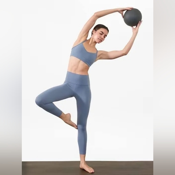 Athleta Pants - Athleta Salutation Stash 7/8 Tight